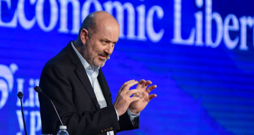 Federico Sturzenegger justific&oacute; los 140 despidos en el Servicio Meteorol&oacute;gico Nacional