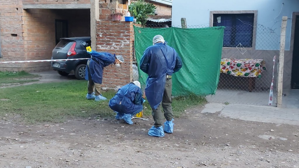 Asesinan a una mujer durante una pelea de vecinos en El Manantial