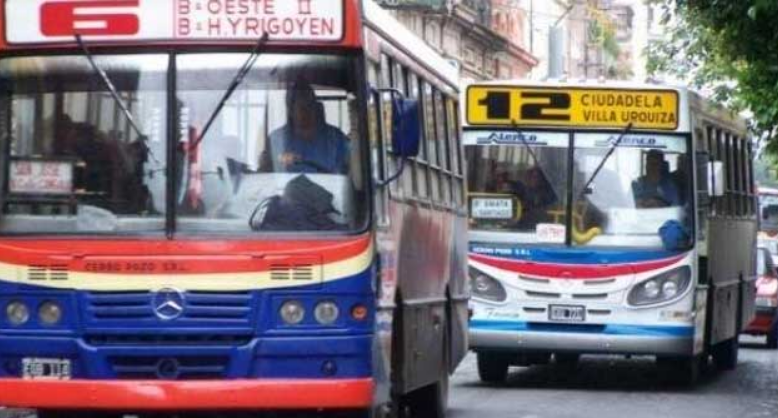 El Gobierno se reúne con la UTA para desactivar el paro de colectivos 
