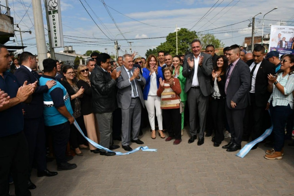 Jaldo inauguró obras de pavimento articulado y cordón cuneta en Las Talitas