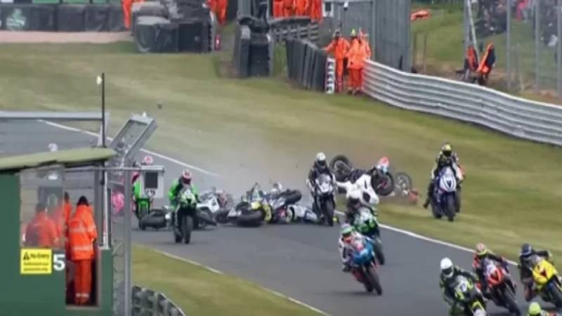 Motociclismo: dos pilotos murieron tras una masiva caída