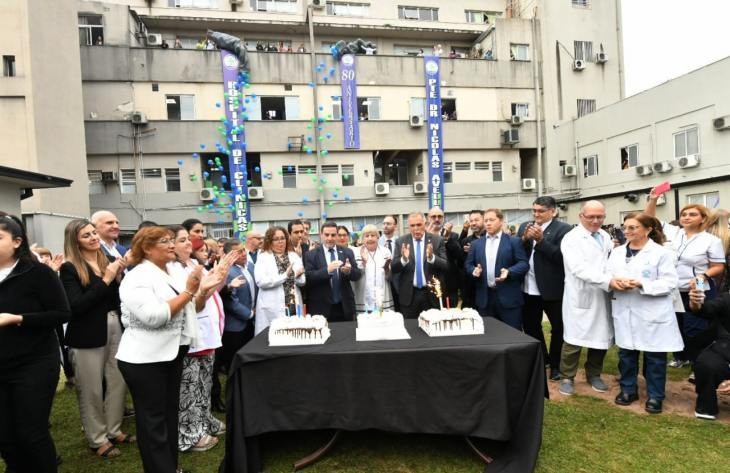 El Gobernador encabezó el acto por los 80 años del hospital Avellaneda