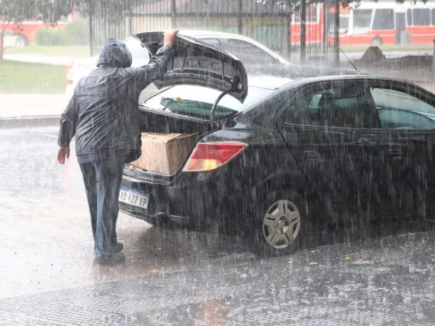 AMBA: continuarán las lluvias se esperan fuertes tormentas