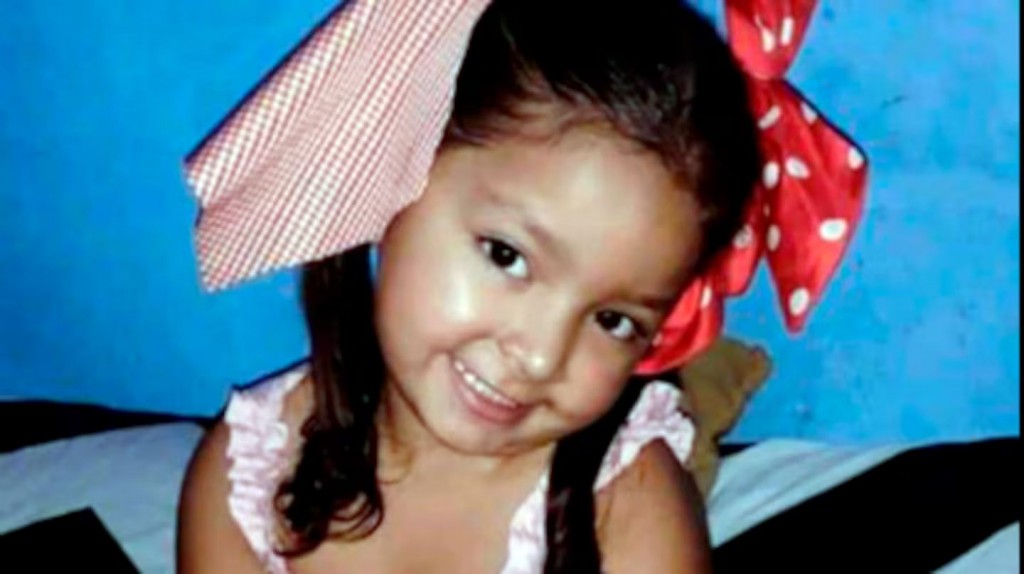 Perpetua para la madre y falso pastor evangélico, por la muerte de una nena de cuatro años 