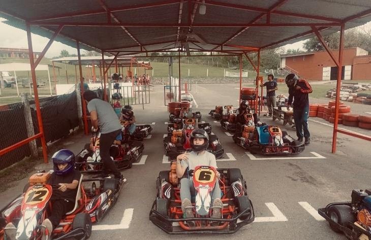 Jóvenes del Belgrano visitaron el kartódromo de El Timbó