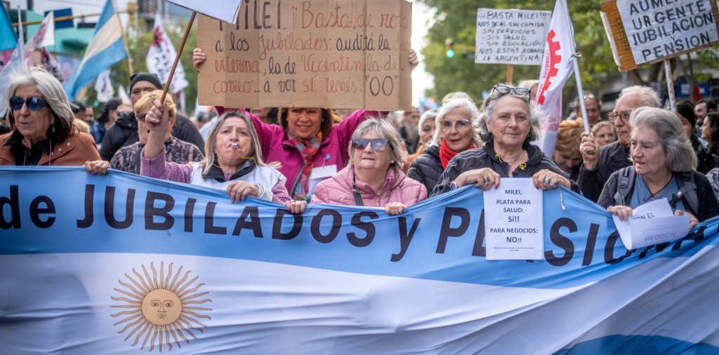 Legisladores culparon a Patricia Bullrich por los incidentes en la marcha de los jubilados 