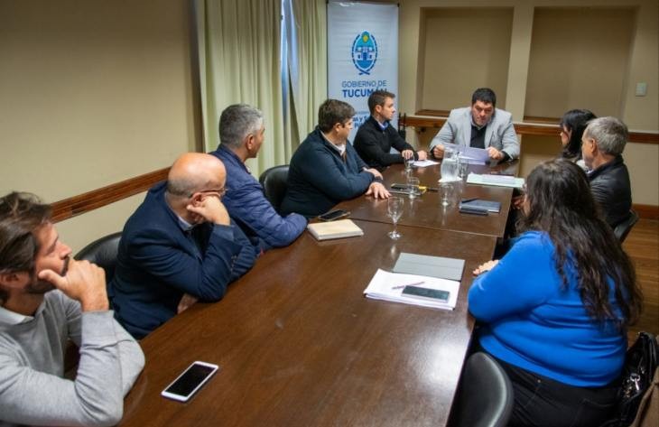 Obras Públicas e IPV coordinan el reinicio del Procrear II