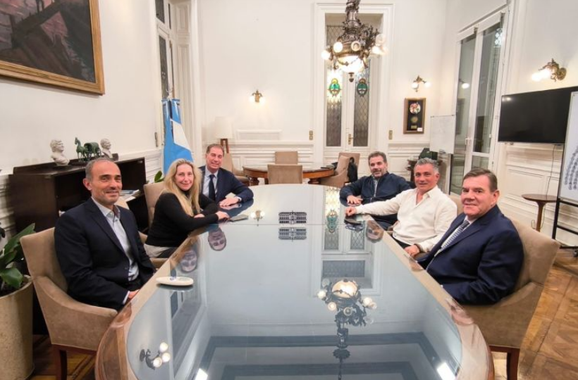 Nueva cumbre entre LLA y Pro de cara a un acuerdo electoral en la provincia
