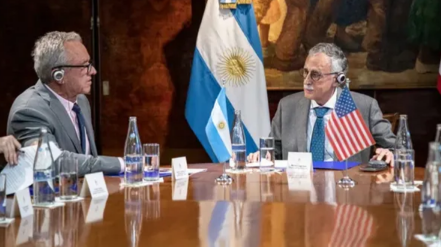 El Gobierno ratificó el retiro de Organización Mundial de la Salud y anunció una reforma sanitaria 