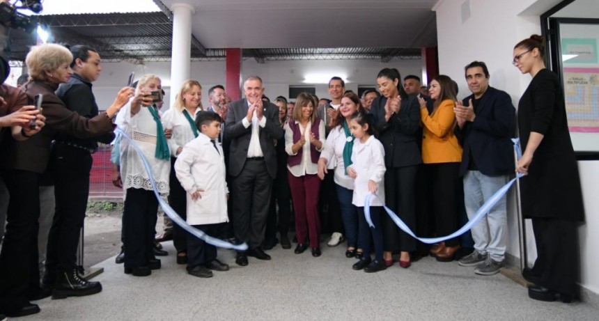 Jaldo inauguró obras de remodelación en una escuela de Aguilares
