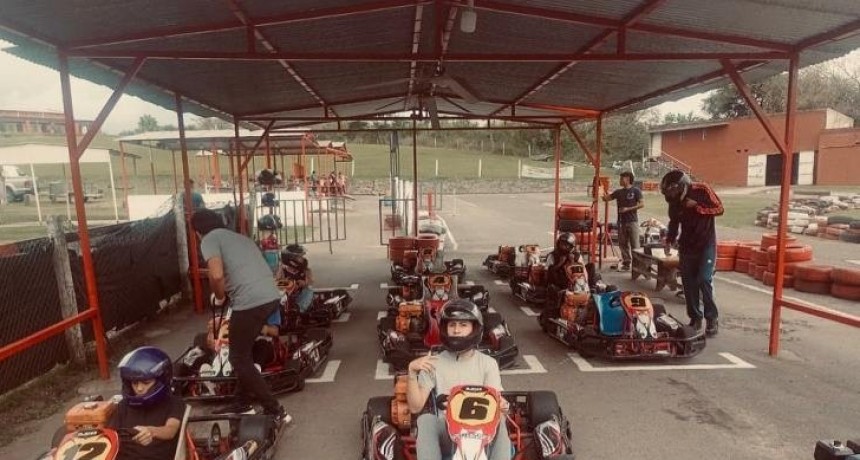 Jóvenes del Belgrano visitaron el kartódromo de El Timbó