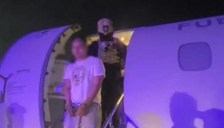 Triple crimen de Florencio Varela: Peque&ntilde;o J ya est&aacute; en la Argentina 