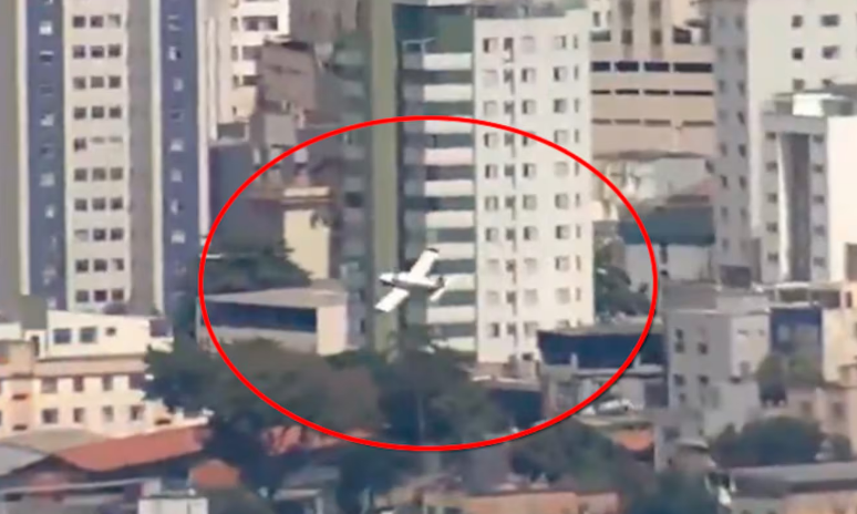 Un avi&oacute;n  impact&oacute; contra un edificio en Brasil: hay dos muertos