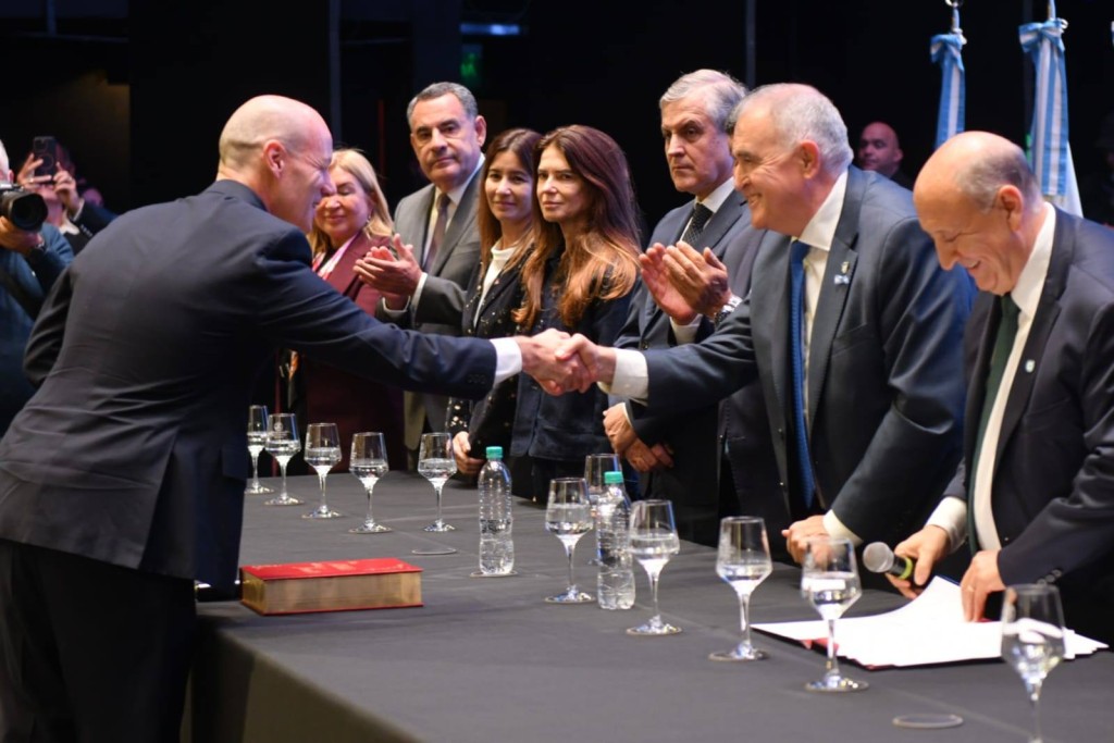 El Gobernador particip&oacute; en la jura de defensores del 