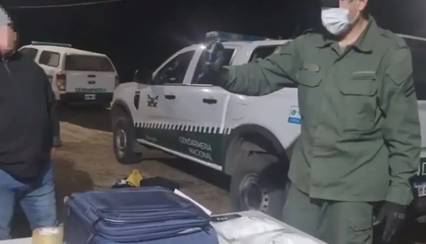 Una mujer llevaba coca&iacute;na escondida en una valija y qued&oacute; detenida