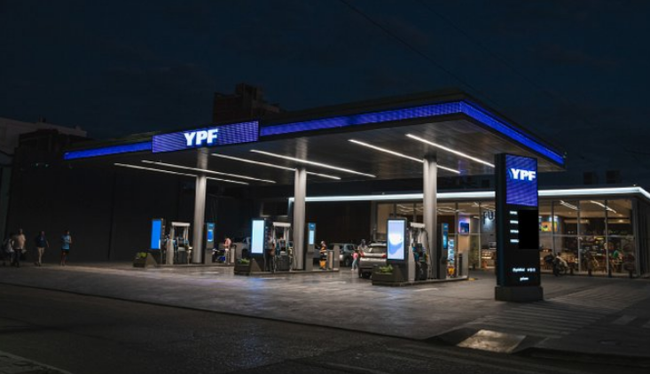 YPF: rige el aumento del 1% en los combustibles y extendi&oacute; el congelamiento por 45 d&iacute;as 
