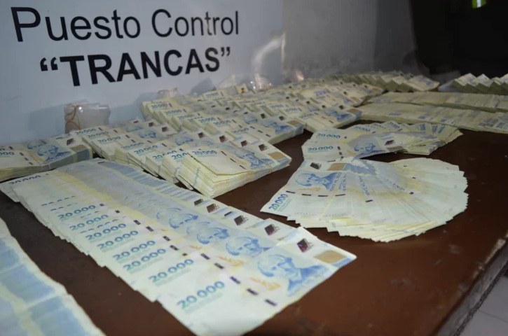 Sin aval: un hombre viajaba en colectivo de larga distancia con m&aacute;s de $159 millones 