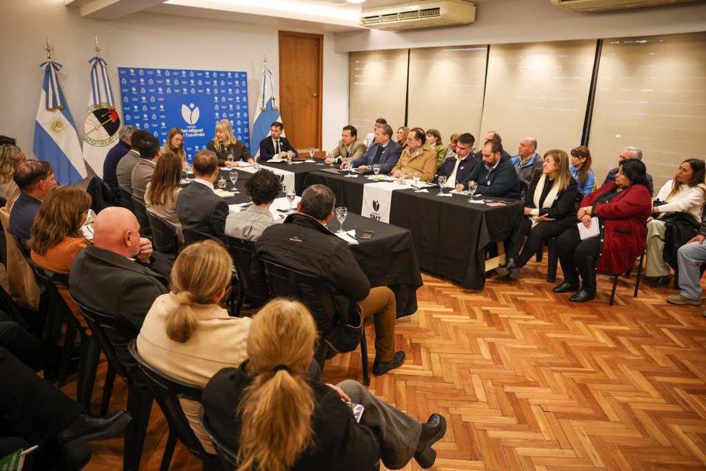Chahla reuni&oacute; a su gabinete y defini&oacute; prioridades en obras p&uacute;blicas, movilidad y asistencia social