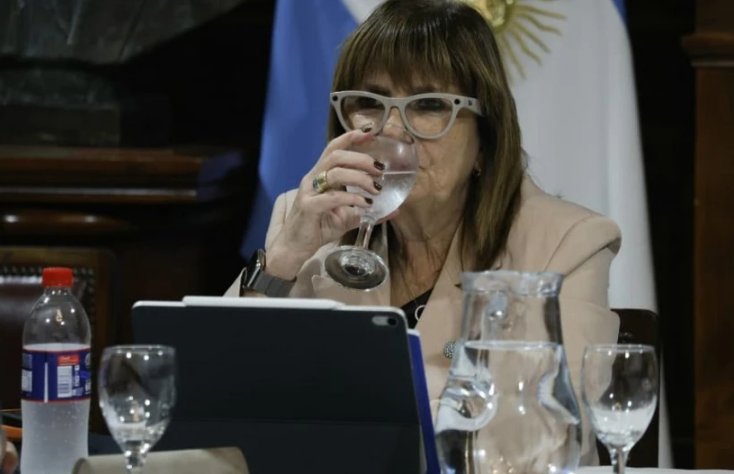 Patricia Bullrich present&oacute; su declaraci&oacute;n jurada en medio de la causa contra Adorni