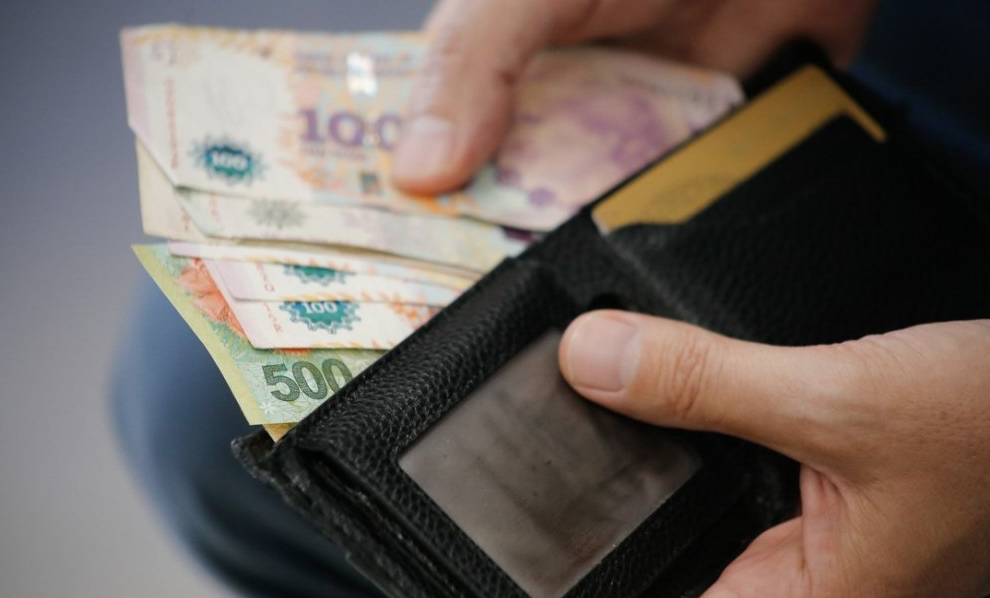 7 de cada 10 trabajadores argentinos gastan su sueldo en menos de 14 d&iacute;as