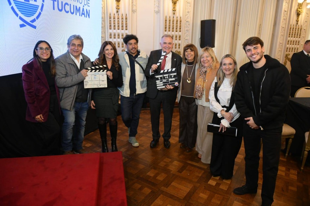 El gobernador Jaldo encabez&oacute; el lanzamiento de Cine Tucumano