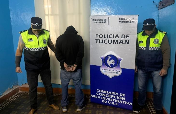 "Si no sos m&iacute;a, no sos de nadie": detuvieron a sujeto que se trep&oacute; a la camioneta de su expareja 