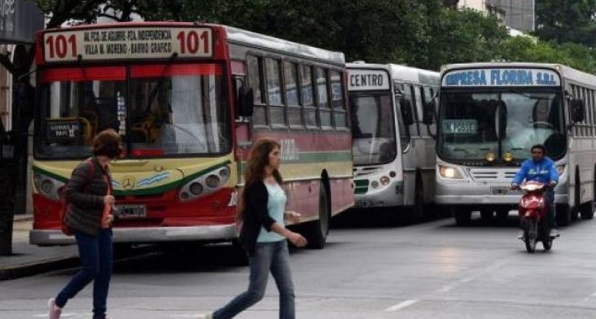 Los choferes nucleados en UTA rechazan la propuesta de AETAT: sueldo y aguinaldo en cuotas