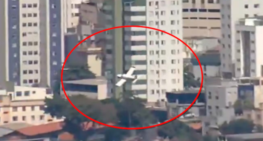 Un avi&oacute;n  impact&oacute; contra un edificio en Brasil: hay dos muertos