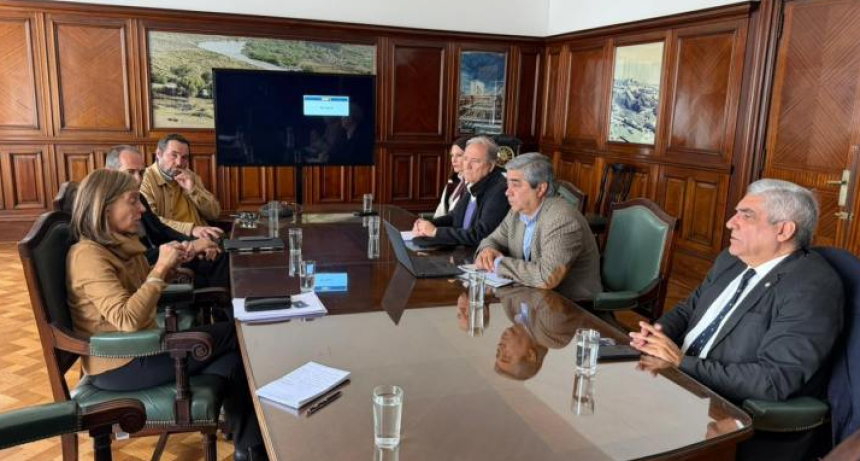 Abad junto a industriales avanza en gestiones ante Naci&oacute;n para asegurar la provisi&oacute;n de gas