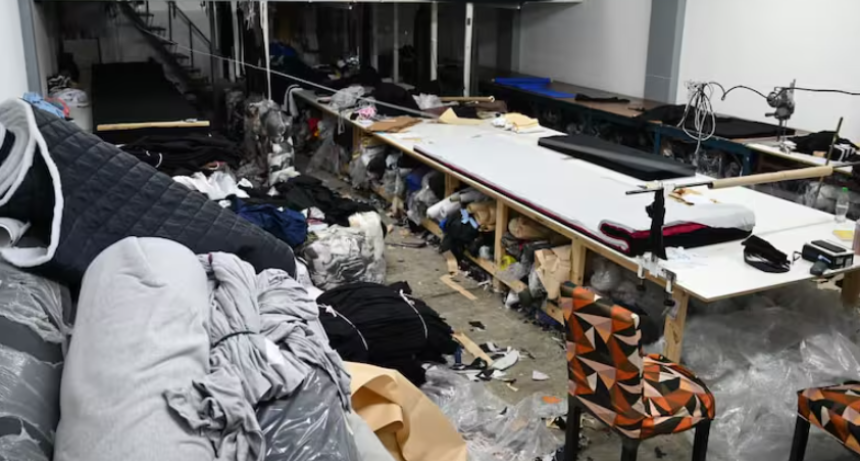 Rescatan a 20 personas en un taller clandestino en Monte Castro