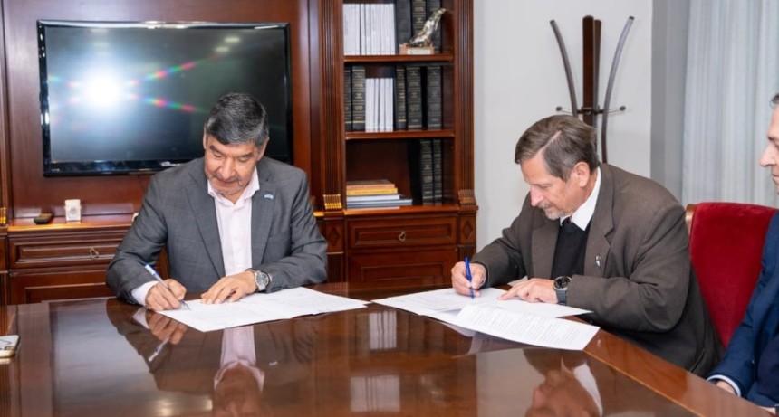 La Legislatura y la UNSTA firmaron convenios para promover la capacitacio?n y la pra?ctica en Derecho Parlamentario