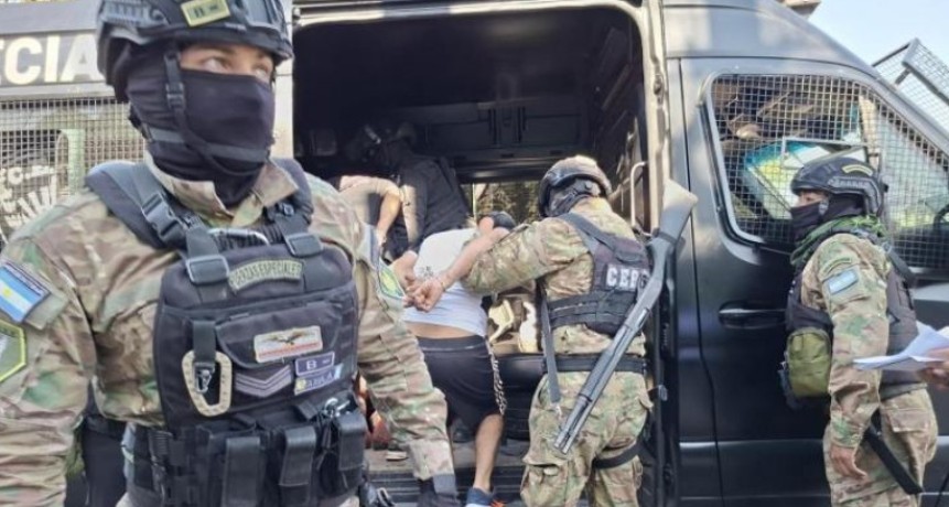 68 personas que estaban en comisar&iacute;as fueron trasladadas al penal de Benjam&iacute;n Paz y a Villa Urquiza