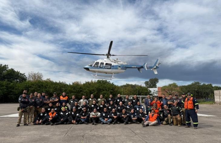 Llevan adelante un trabajo de extracción con el uso del helicóptero