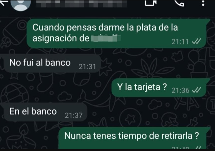 Acusa a la madre de su hijo de retener beneficios y desentenderse del cuidado del menor