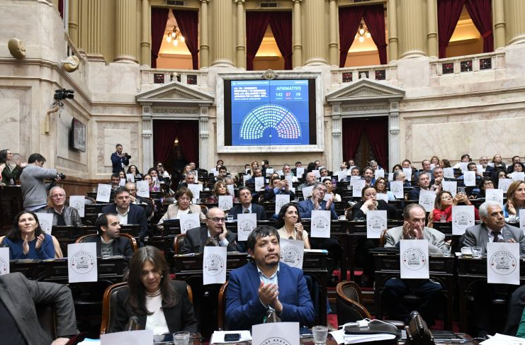 Diputados aprobaron un proyecto que incrementa las jubilaciones en 7,2% y el bono en $110 mil pesos