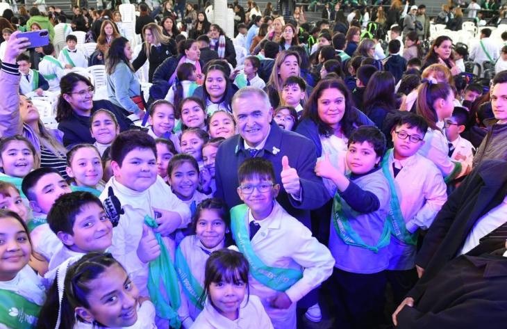 Jaldo tomó juramento a 3.800 alumnos por el Día Mundial del Medio Ambiente