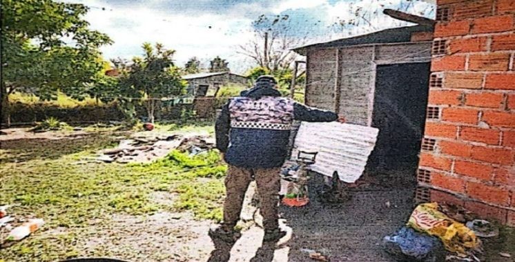 Con la ayuda de su perro redujo a un ladrón que ingresó a su casa