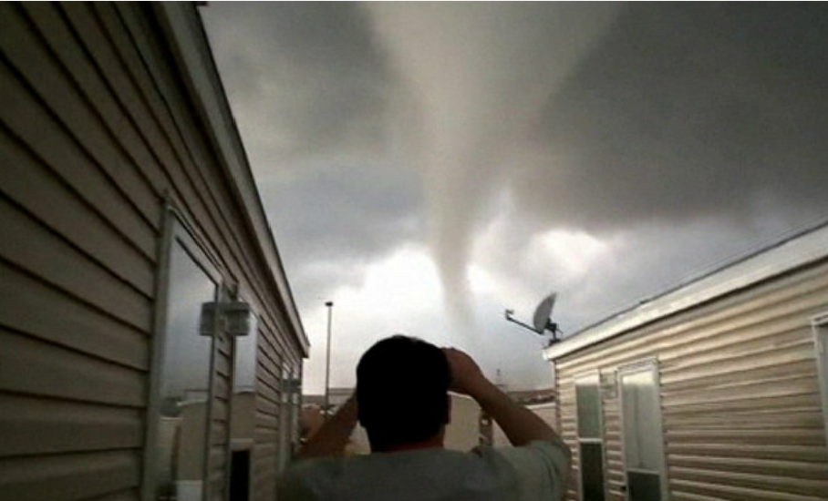 Tres personas  murieron por el paso de un Tornado en Dakota del Norte 