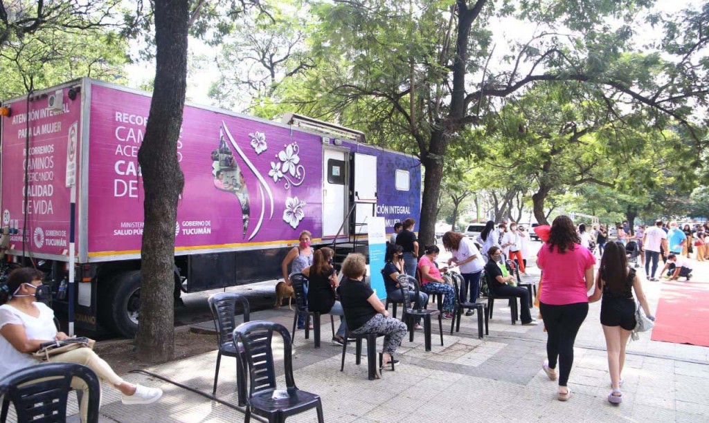 El Móvil de Atención para la Mujer continuará asistiendo en la Comuna de Amberes