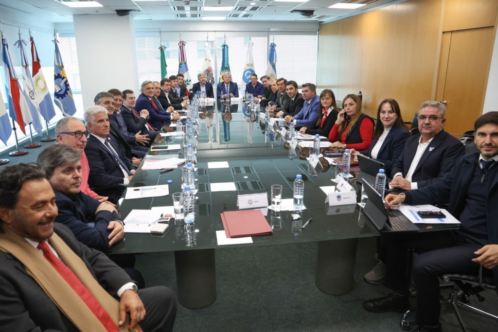 Jaldo se reunió con los gobernadores en el CFI para proponer una redistribución más federal de los recursos nacionales