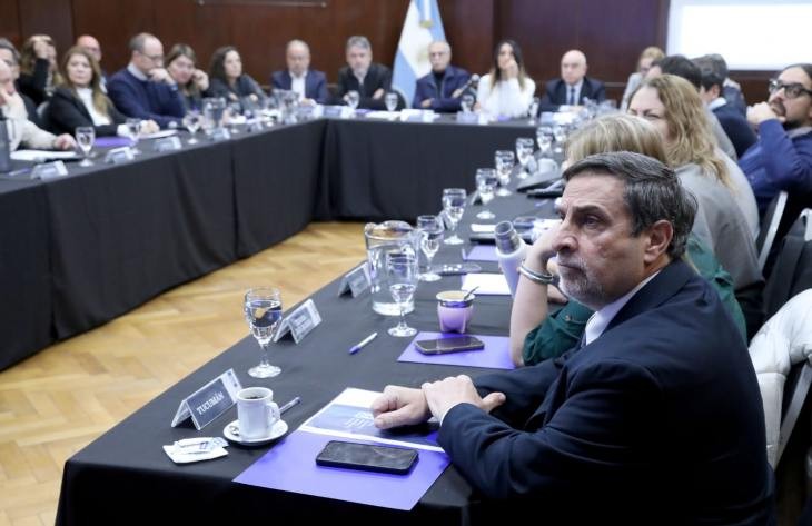 Ministros de Salud impulsan aumentar los niveles de vacunación