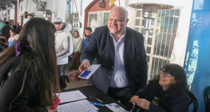 Masso supervisó la entrega de la Tarjeta Alimentaria Independencia