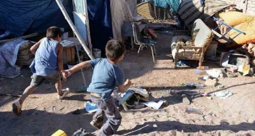 Según la UCA la pobreza infantil en 2024 llegó a su mayor nivel desde 2001. Qué medidas ayudaron a contenerla