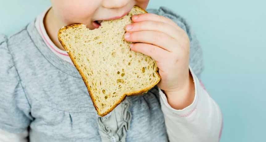 Francia: médicos alertan del riesgo de cáncer por cadmio en alimentos como pan, patatas y cereales
