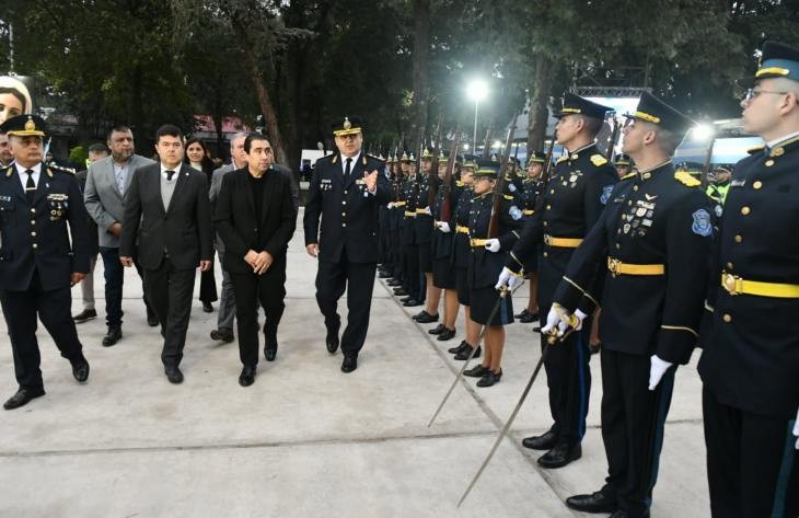 Mansilla entreg&oacute; insignias a 65 cadetes de Polic&iacute;a y supervis&oacute; obras en la Jefatura