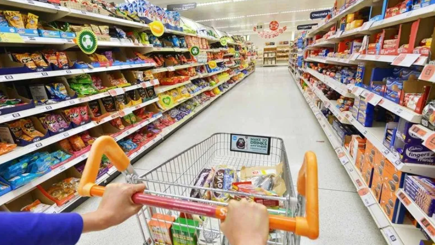 Los argentinos compran cada vez m&aacute;s por promociones y abandonan los supermercados