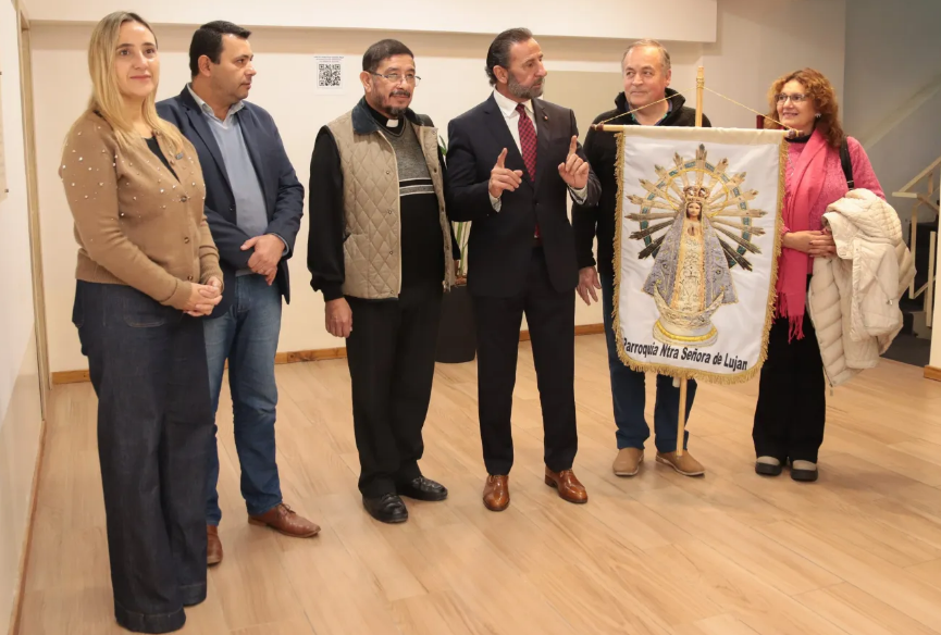 El presidente del Concejo Deliberante, Fernando Juri, recibi&oacute; la visita  del Padre Enzo Romero