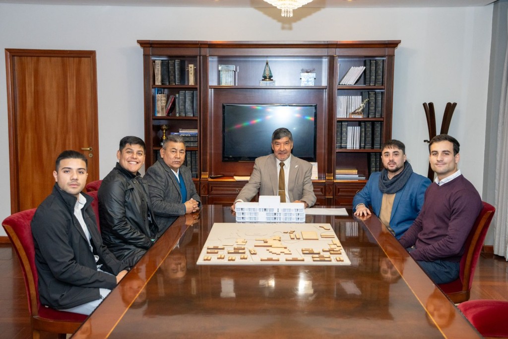 Acevedo se reuni&oacute; con ATSA para evaluar un proyecto habitacional para el sector sanitario