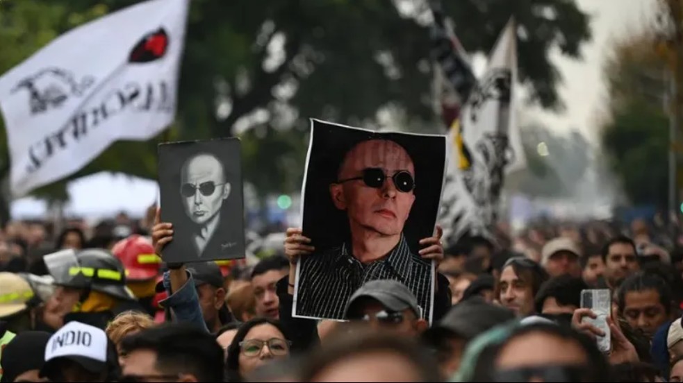 "Honr&eacute;moslo sin bajar los brazos": la viuda del Indio Solari rompi&oacute; el silencio a una semana de la muerte