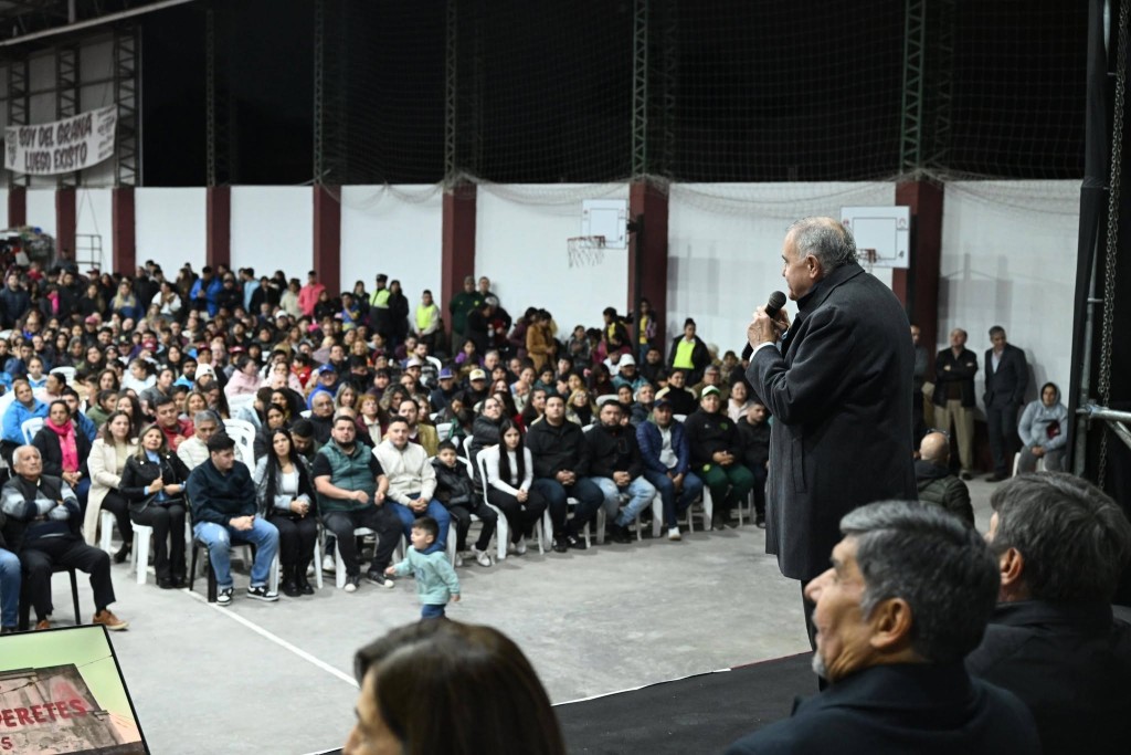 Jaldo dej&oacute; inauguradas las obras de remodelaci&oacute;n del Club Social y Deportivo Alderetes